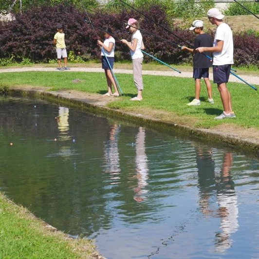 Pêche à la truite : en étang ou en bassins pour les enfants - Pisciculture  de Villette